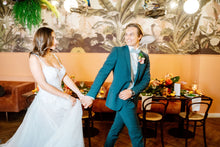 Laden Sie das Bild in den Galerie-Viewer, Hochzeitsanzug - Fliege mit Tuch - Digel - Grün
